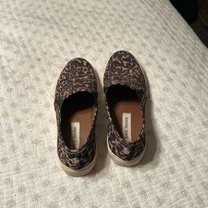 Steve Madden slip ons